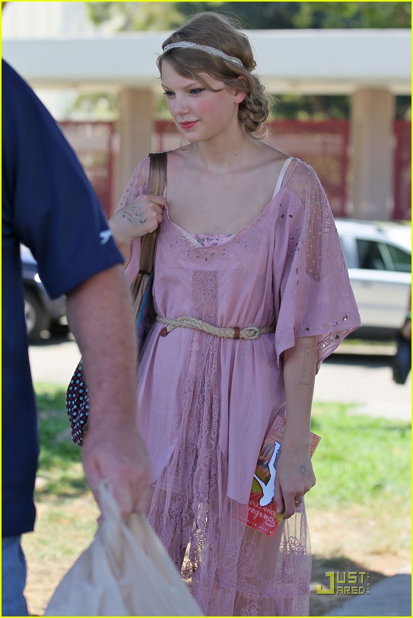 taylor swift flea market 20