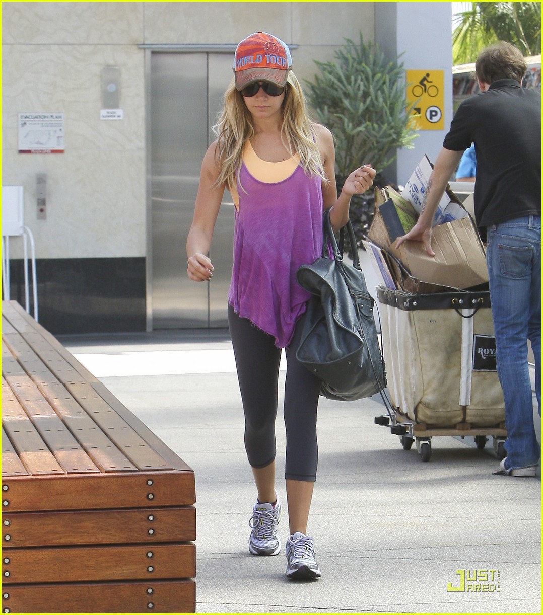 Ashley Tisdale: Up Early for Equinox | Photo 432005 - Photo Gallery ...