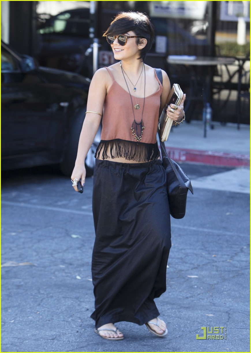 Full Sized Photo of vanessa hudgens laura new lunch 02 | Vanessa