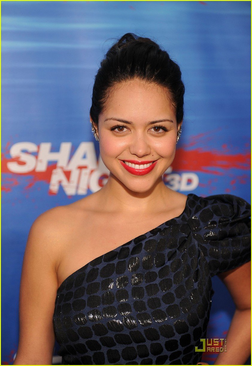 Full Sized Photo Of Alyssa Diaz Shark Night 06 Alyssa Diaz Shark