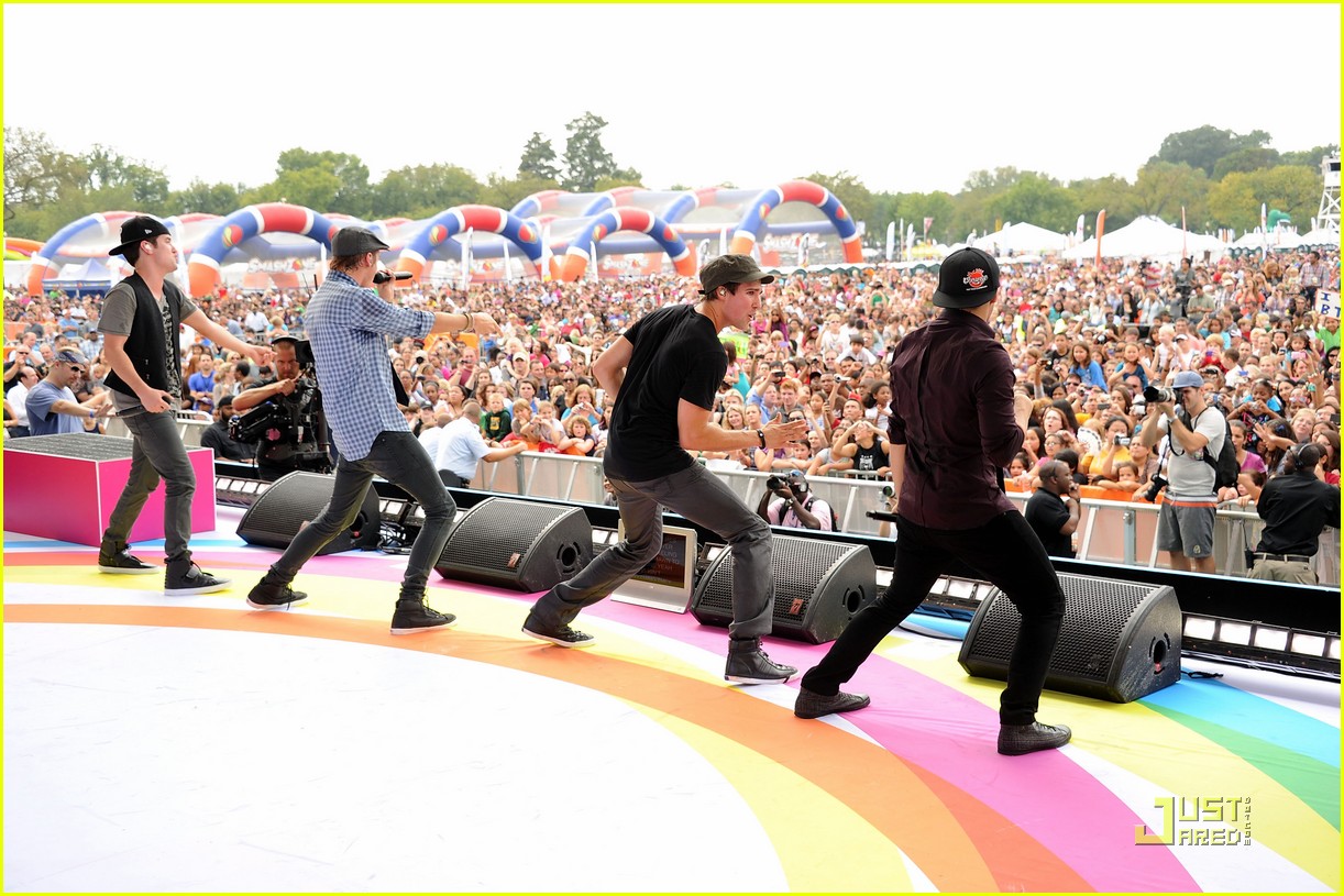 Full Sized Photo of big time rush day play 45 | Big Time Rush