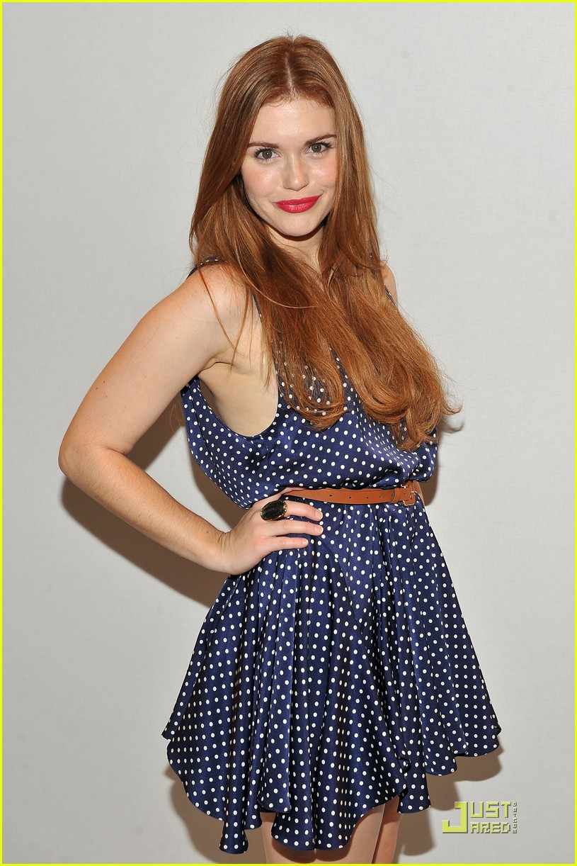 Holland Roden: Fashion Week Woman | Photo 435754 - Photo Gallery | Just ...