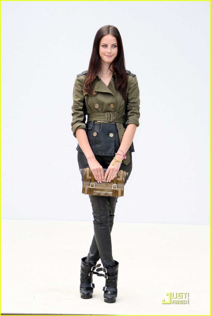 Kaya Scodelario: Burberry Beautiful | Photo 437563 - Photo Gallery ...