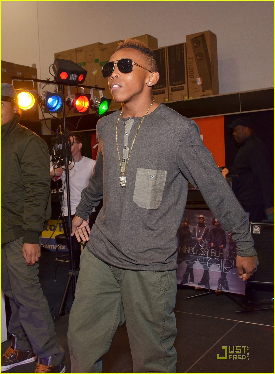Mindless Behavior: Hello Fans in Philly! | Photo 437908 - Photo Gallery ...