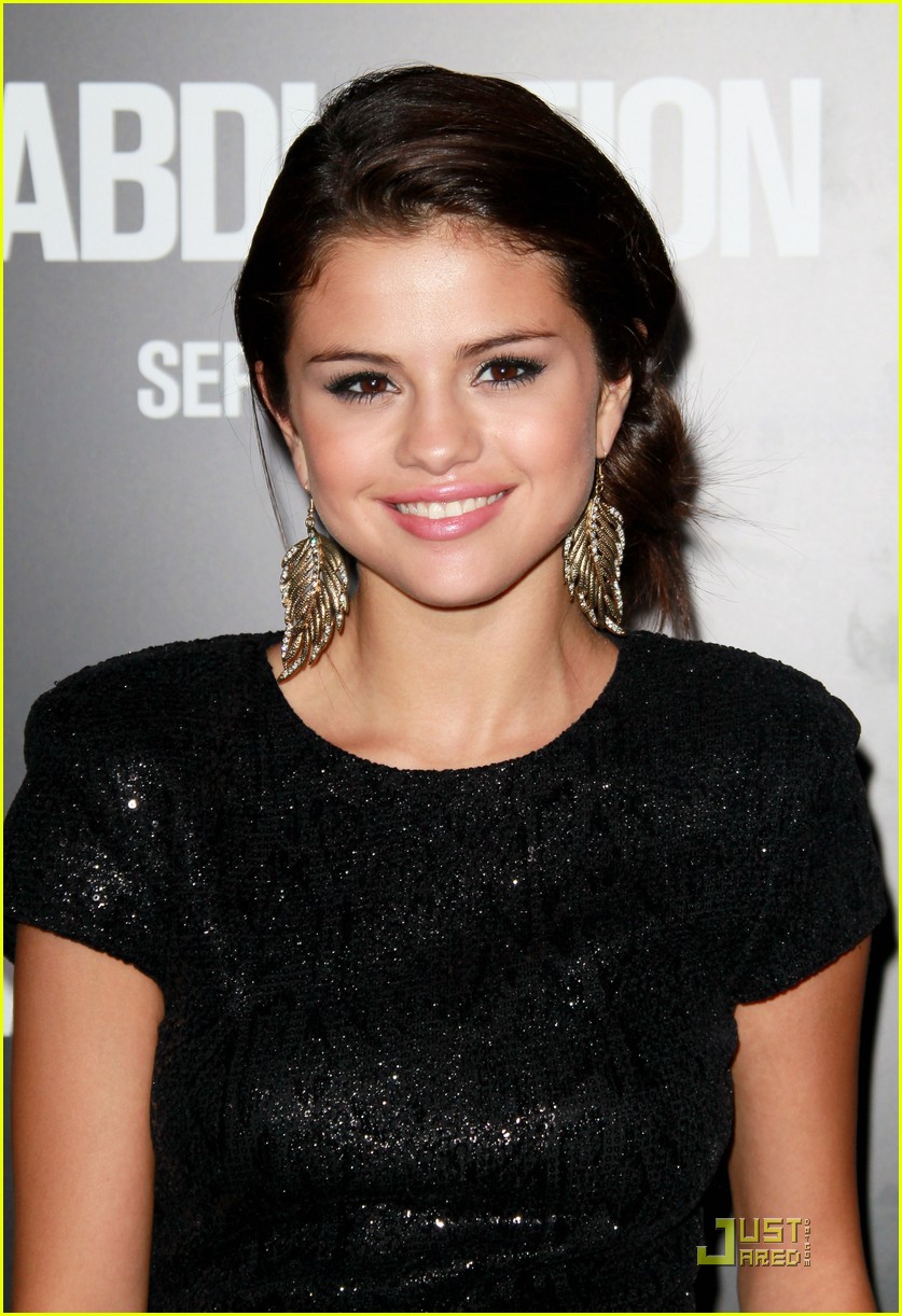 Selena Gomez: 'Abduction' Premiere Pretty | Photo 436832 - Photo