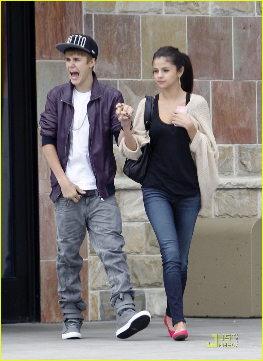 Selena Gomez & Justin Bieber: Shopping Sweeties | Photo 437334 - Photo ...