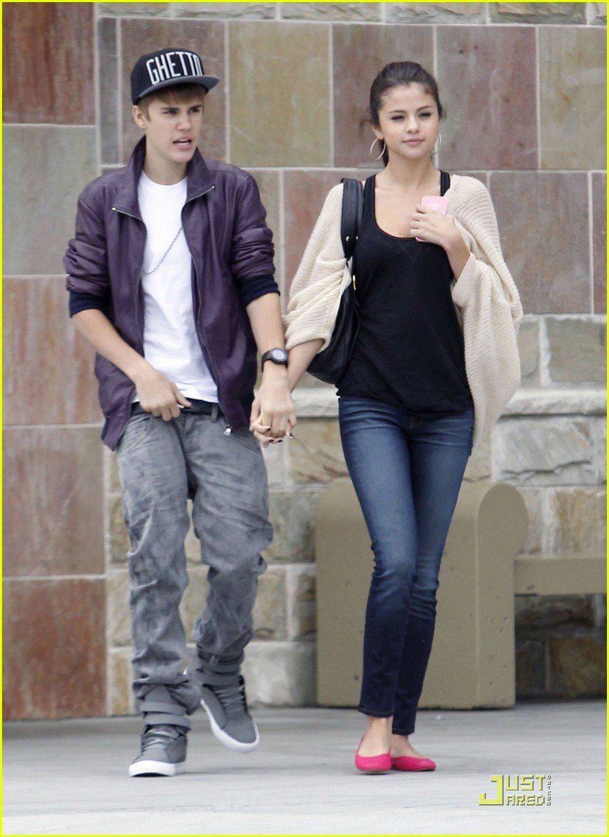 Selena Gomez & Justin Bieber: Shopping Sweeties | Photo 437342 - Photo ...