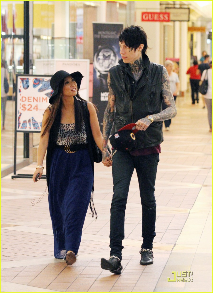 brenda song pregnant trace cyrus baby