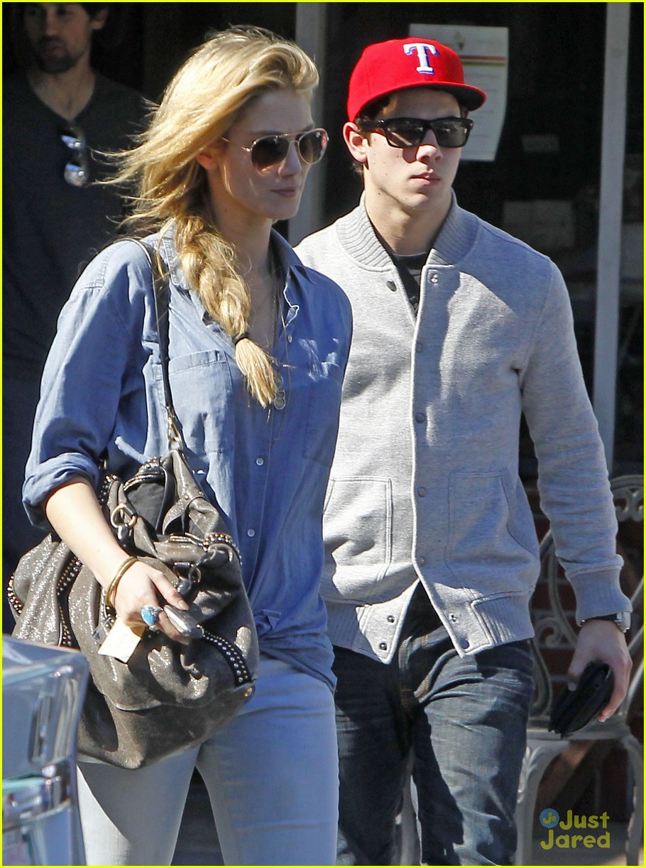 Nick Jonas & Delta Goodrem Lunch at Good Neighbor | Photo 444887 ...