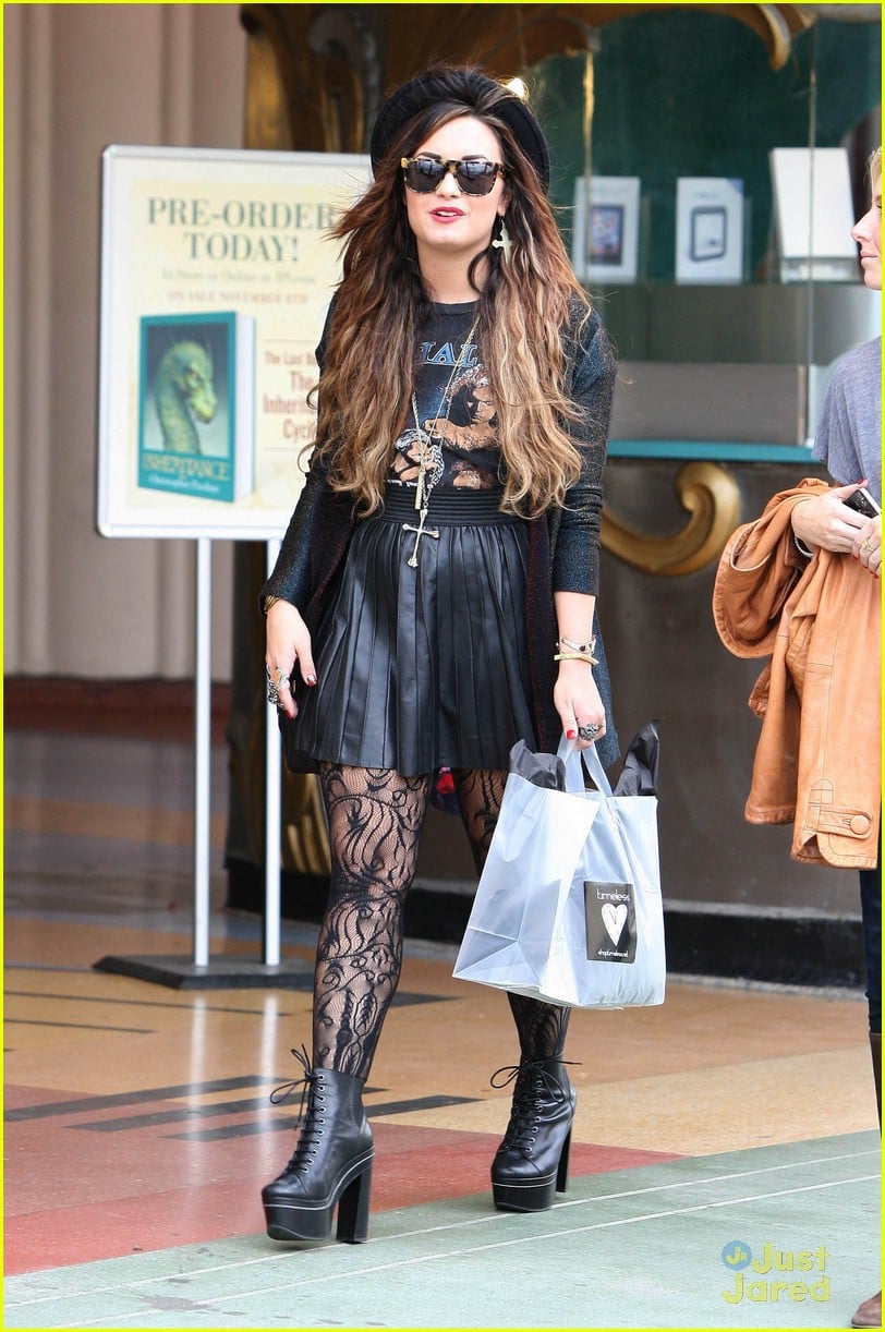 Demi Lovato: Urban Shopper | Photo 440662 - Photo Gallery | Just Jared Jr.