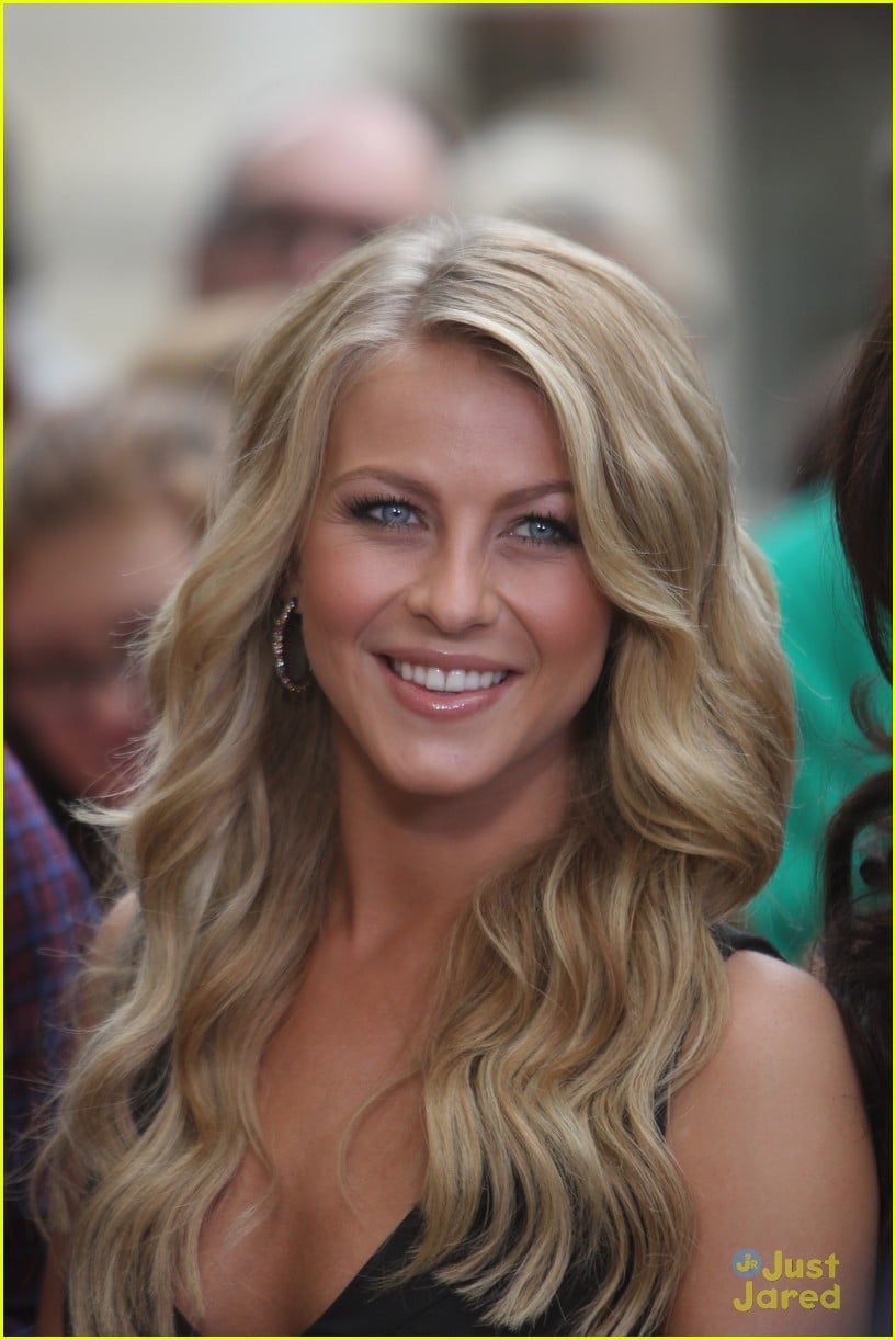 Full Sized Photo Of Julianne Hough Grove Girl Julianne Hough The Grove Gets  Footloosesexiezpix Web Porn
