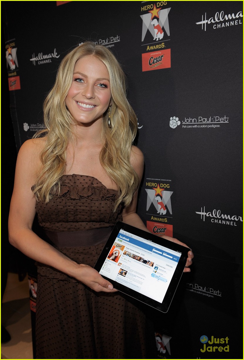 Julianne Hough -- Hero Dog Awards 2011 | Photo 440033 - Photo Gallery