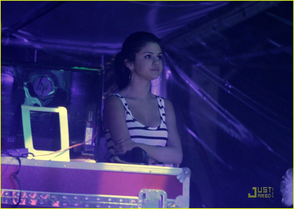 Justin Bieber & Selena Gomez Dinner Date in Rio! Photo 440962