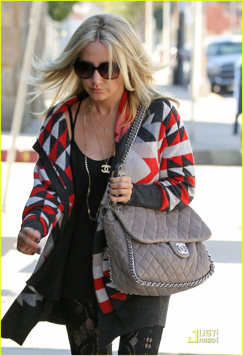 Ashley Tisdale: I Love Cooking Food With Haylie Duff! | Photo 441903 ...