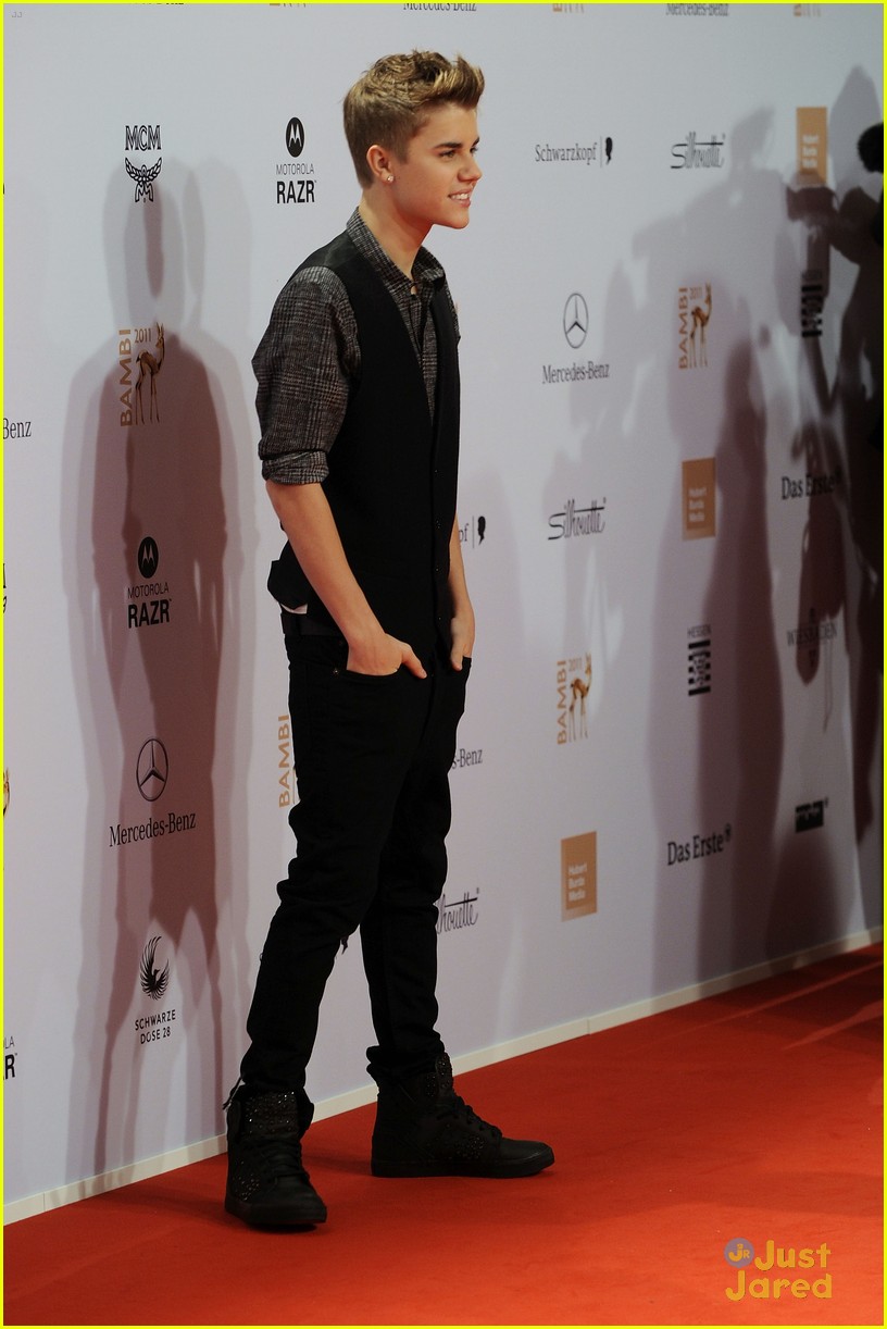 Justin Bieber Bambi Awards Red Carpet Interviews 2011