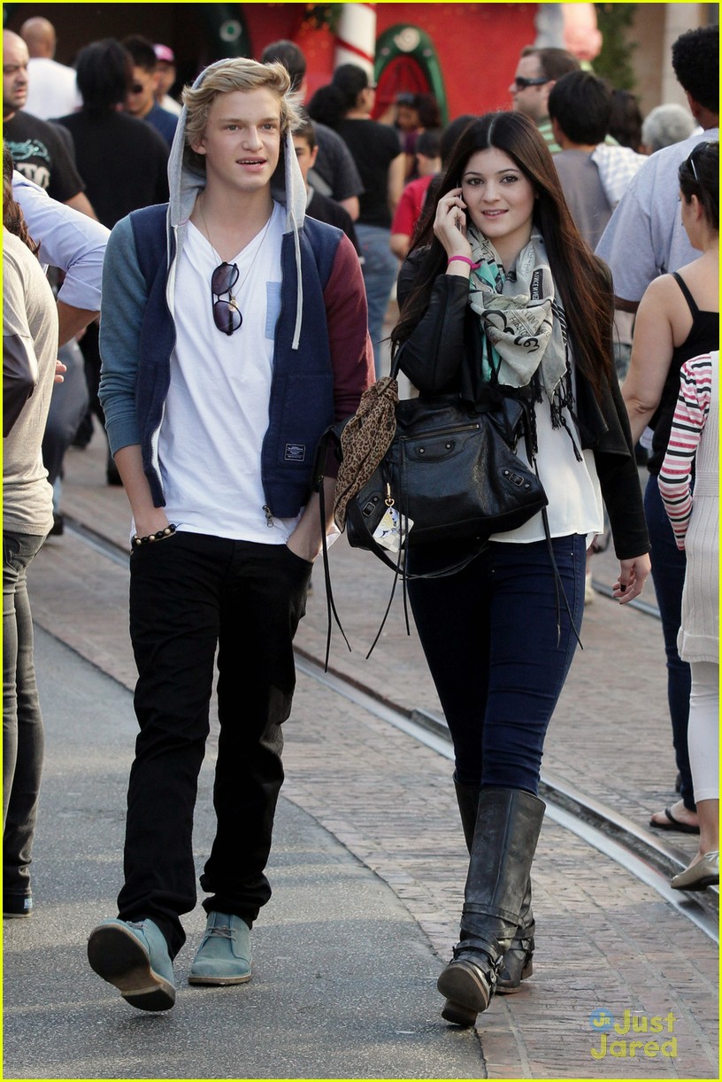 Cody Simpson & Kylie Jenner Meet Up at the Grove Photo 449797 Photo