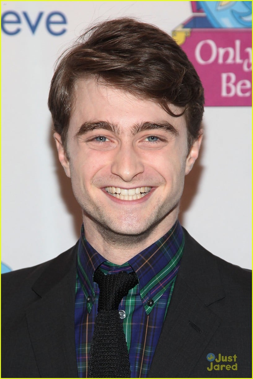 Daniel Radcliffe Makes Believe on Broadway | Photo 447711 - Photo ...