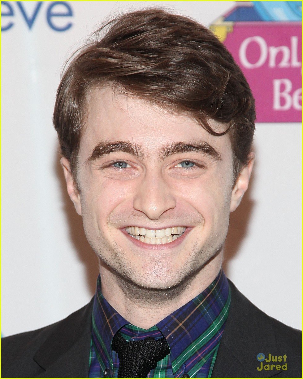 Daniel Radcliffe Makes Believe on Broadway | Photo 447715 - Photo ...