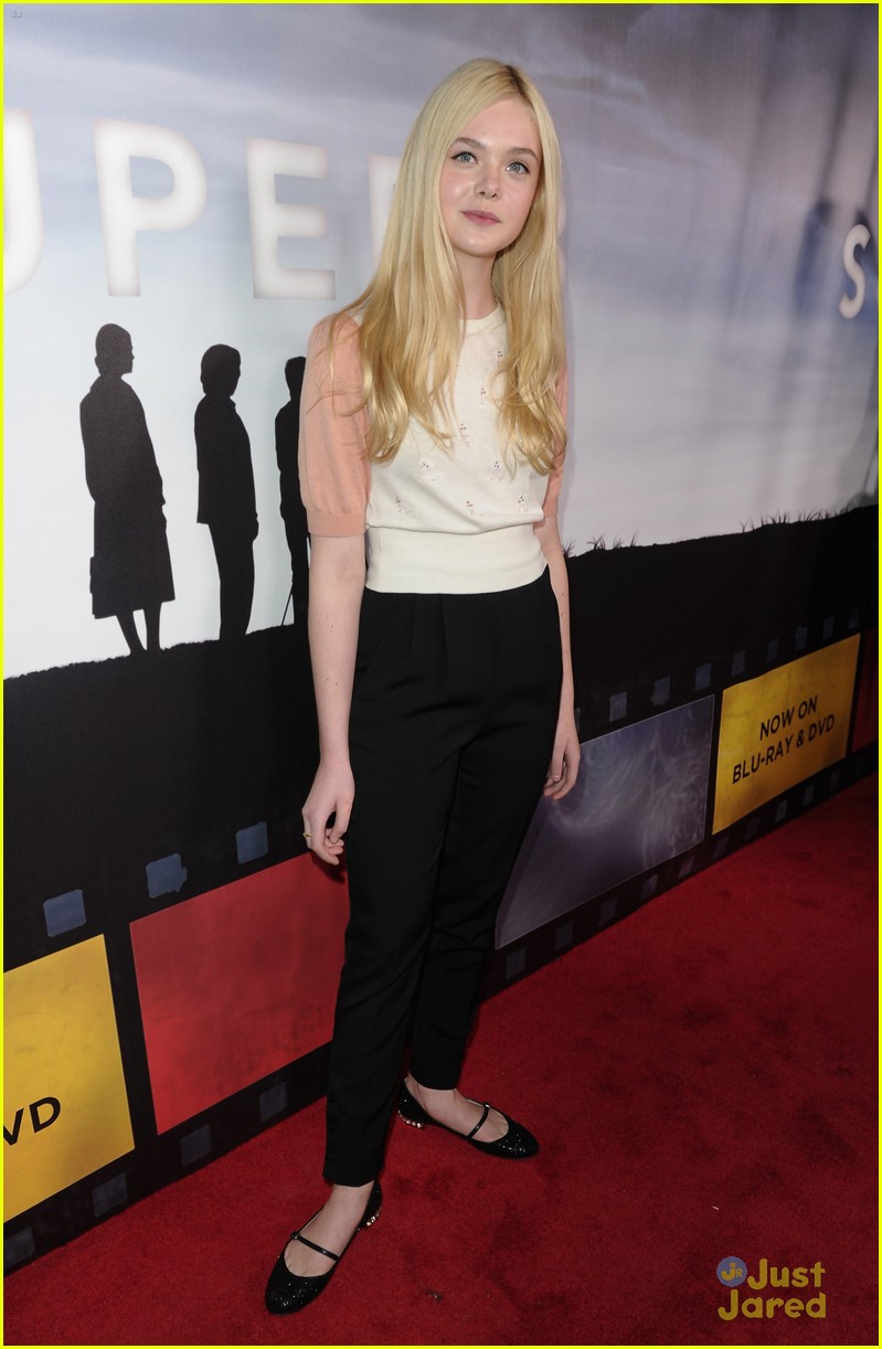 Elle Fanning: 'Super 8' DVD Party!: Photo 449412 | Elle Fanning