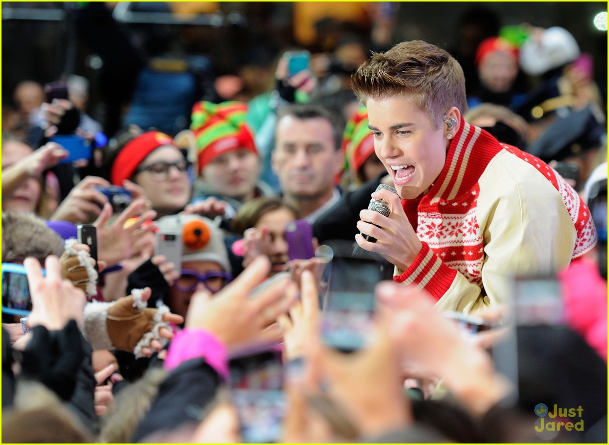 Justin Bieber: &lsquo;Mistletoe&rsquo; on Today! | Photo 449483 - Photo Gallery