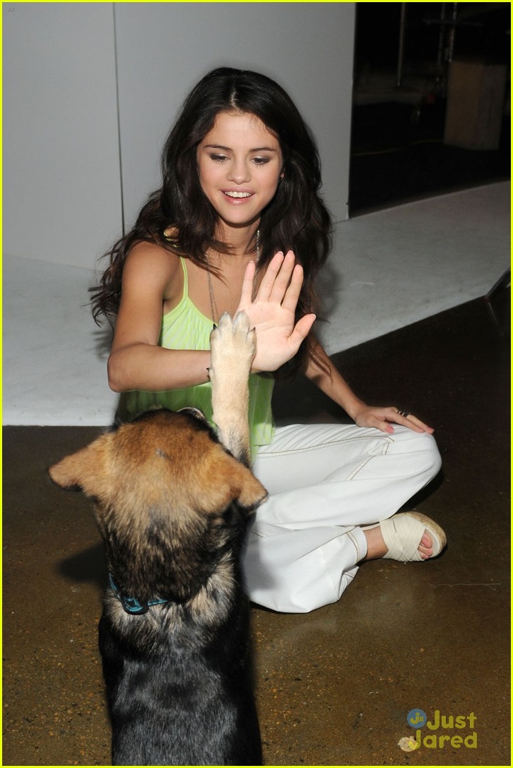 Selena Gomez: 'I Can't Tell Justin Bieber To Pull His Pants Up': Photo  448257 | Selena Gomez Pictures | Just Jared Jr.