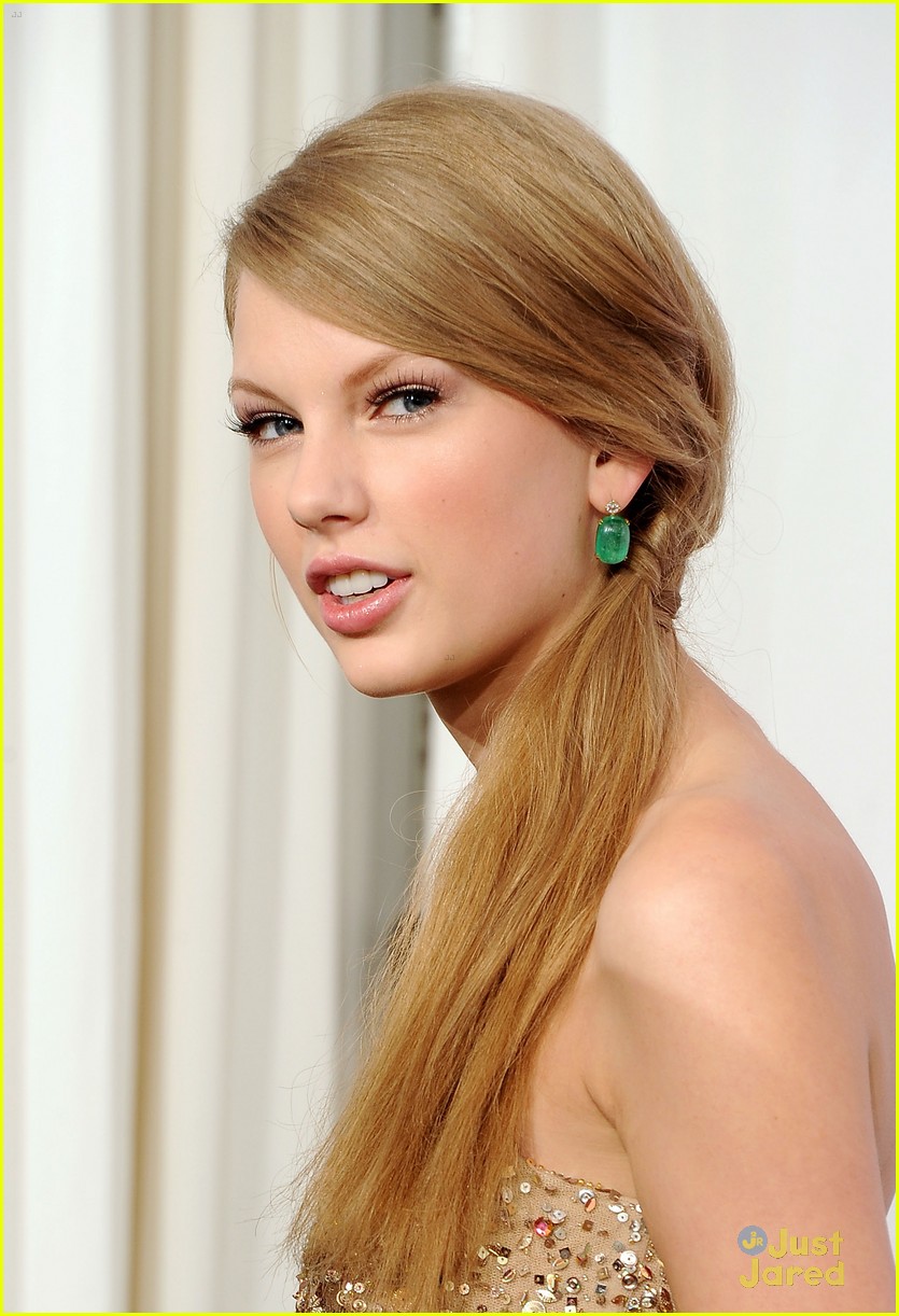 Full Sized Photo Of Taylor Swift Amas Winner 25 | Taylor Swift: AMAs ...