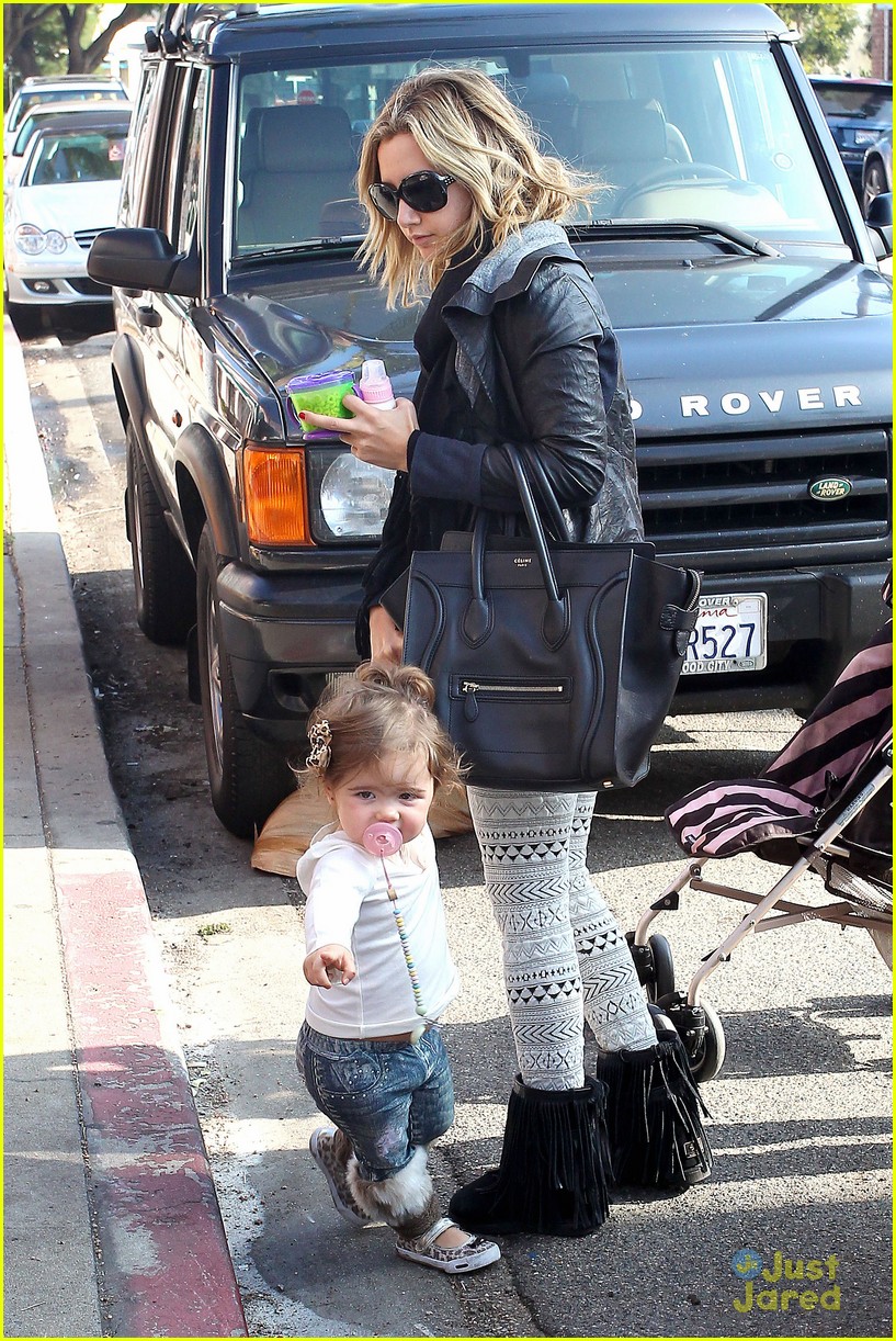 Full Sized Photo of ashley tisdale mikayla lunch 02 | Ashley Tisdale