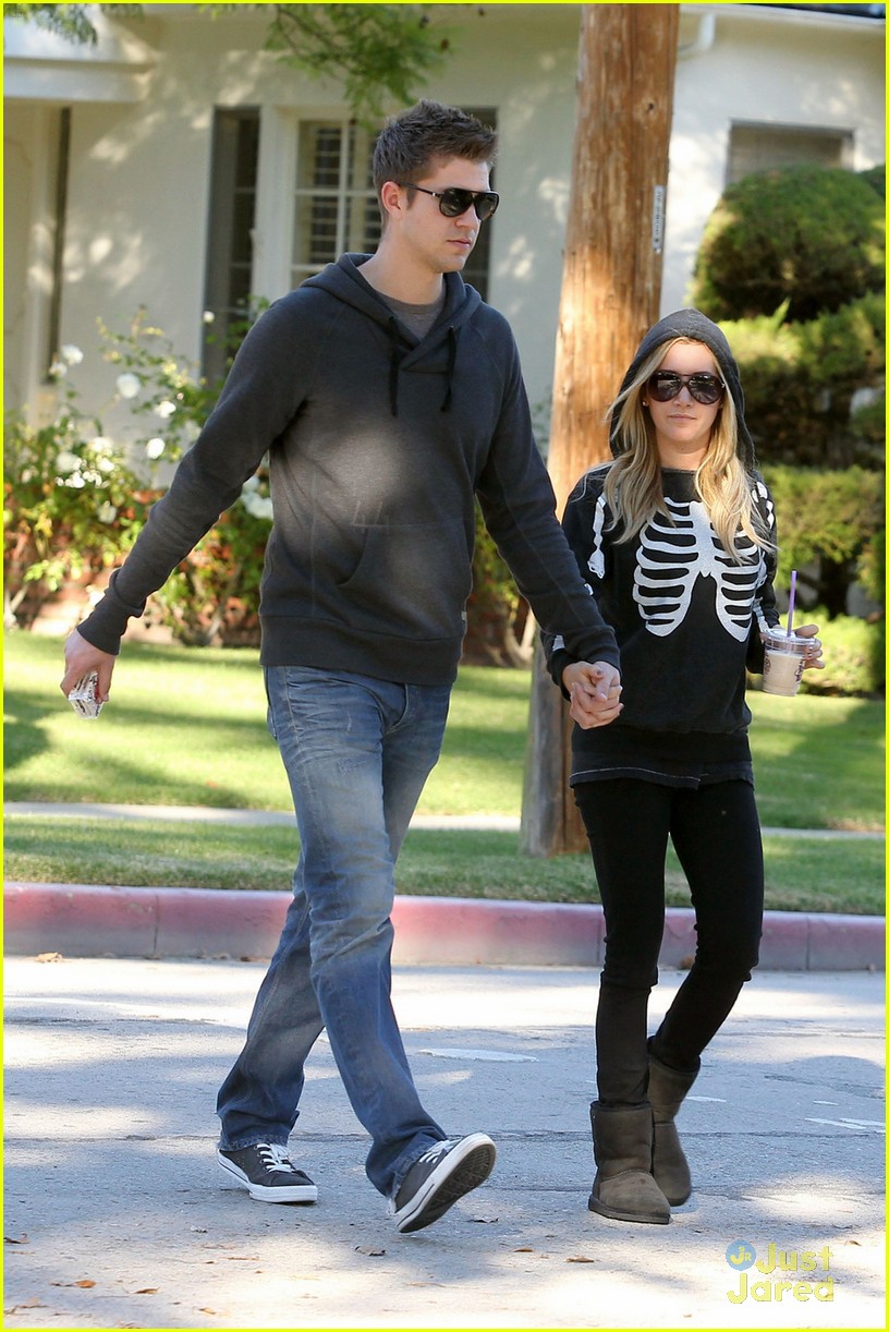 Ashley Tisdale & Scott Speer: Saturday Stroll | Photo 449755 - Photo ...