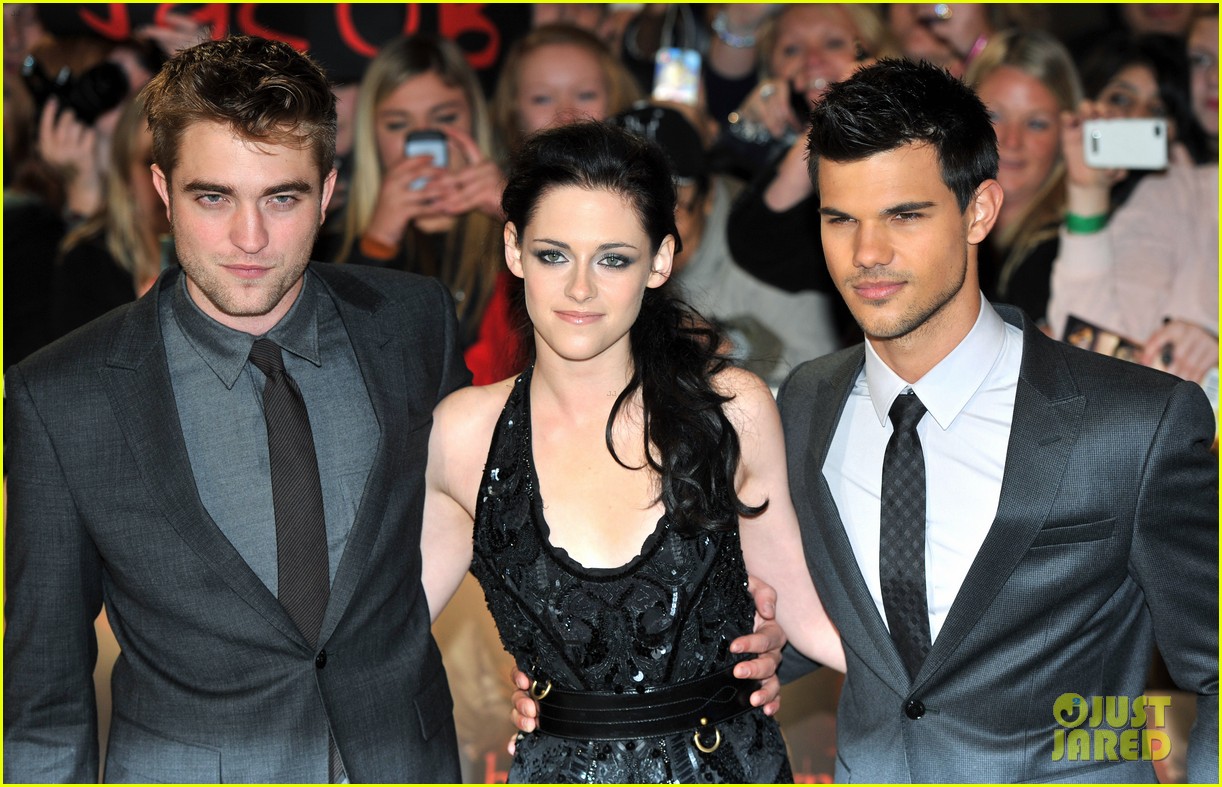 Kristen Stewart & Robert Pattinson Premiere 'Breaking Dawn' in London ...