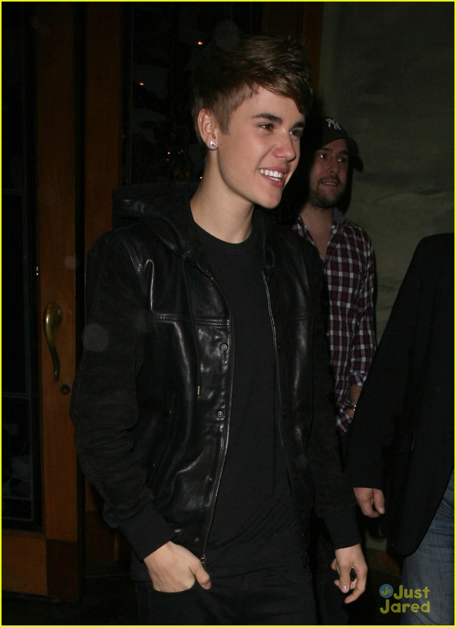 Full Sized Photo of justin bieber spago staples 04 Justin Bieber to