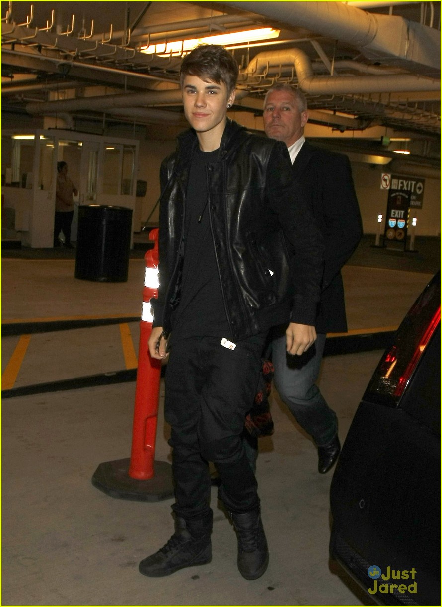 Full Sized Photo of justin bieber spago staples 13 Justin Bieber to