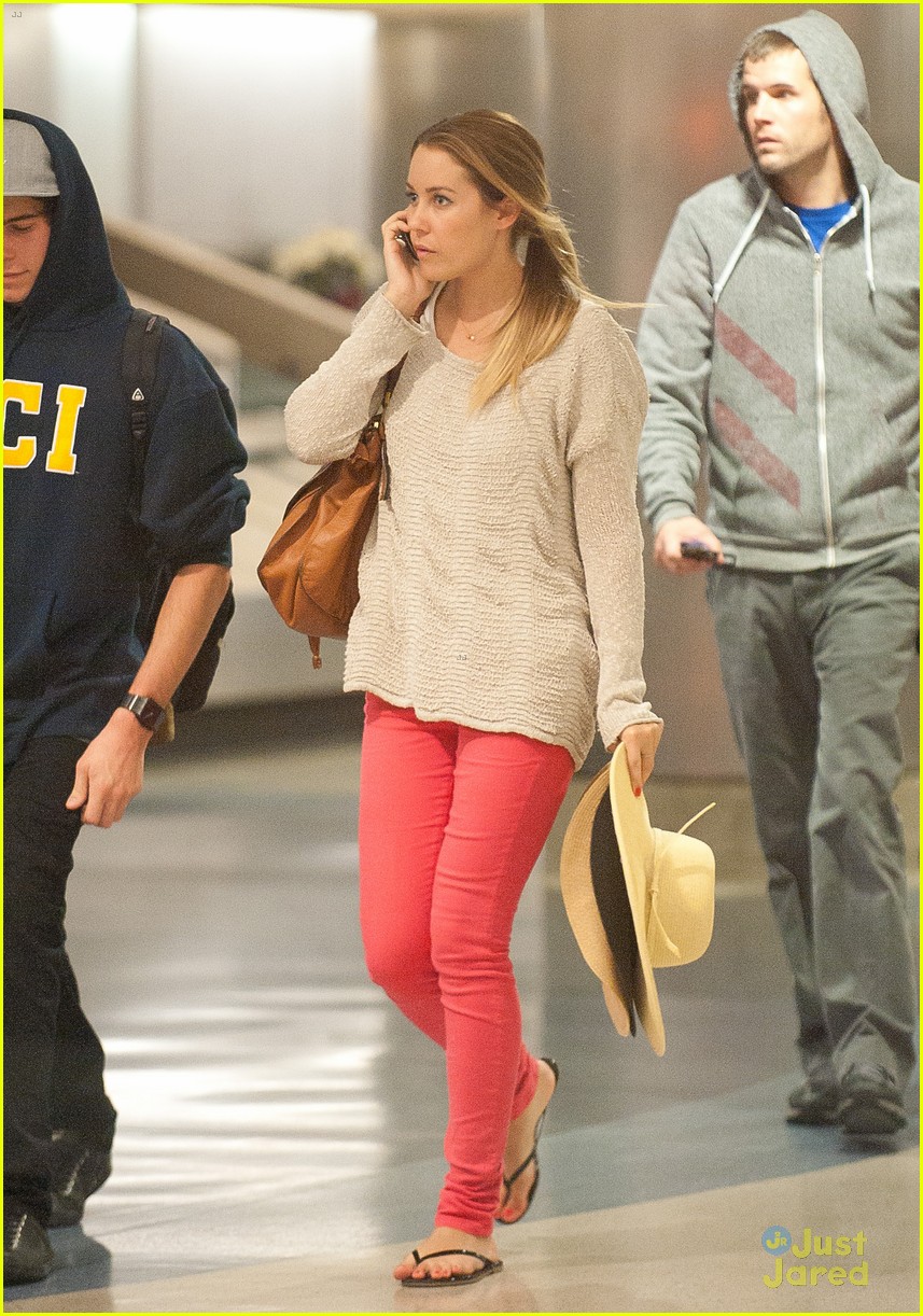 Hills Freak: Lauren Conrad Contends with Lost Luggage at LAX Airport