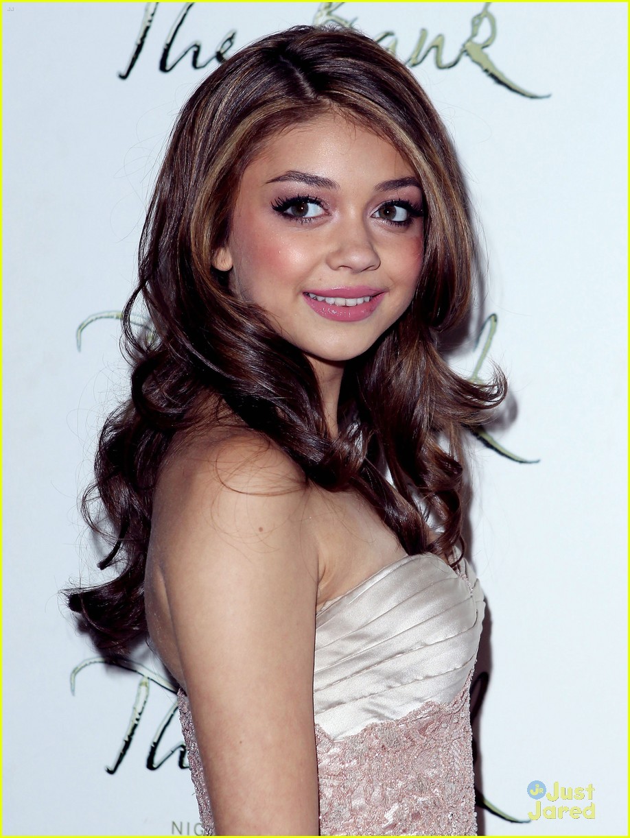 Sarah Hyland: Birthday At The Bank! | Photo 451893 - Photo Gallery