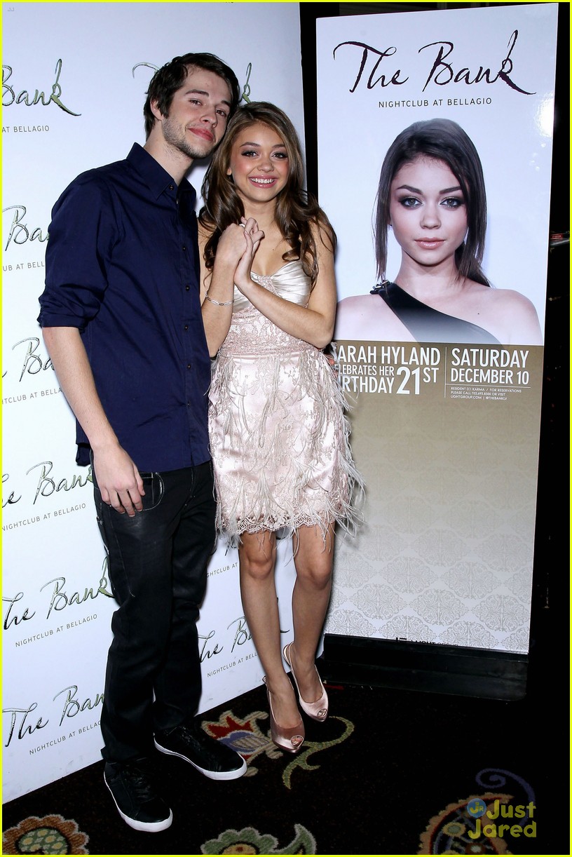 Sarah Hyland: Birthday At The Bank! | Photo 451896 - Photo Gallery