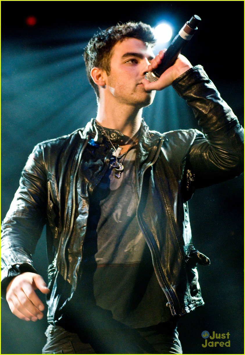 Joe Jonas B96 Jingle Bash! Photo 452607 Photo Gallery Just Jared Jr.