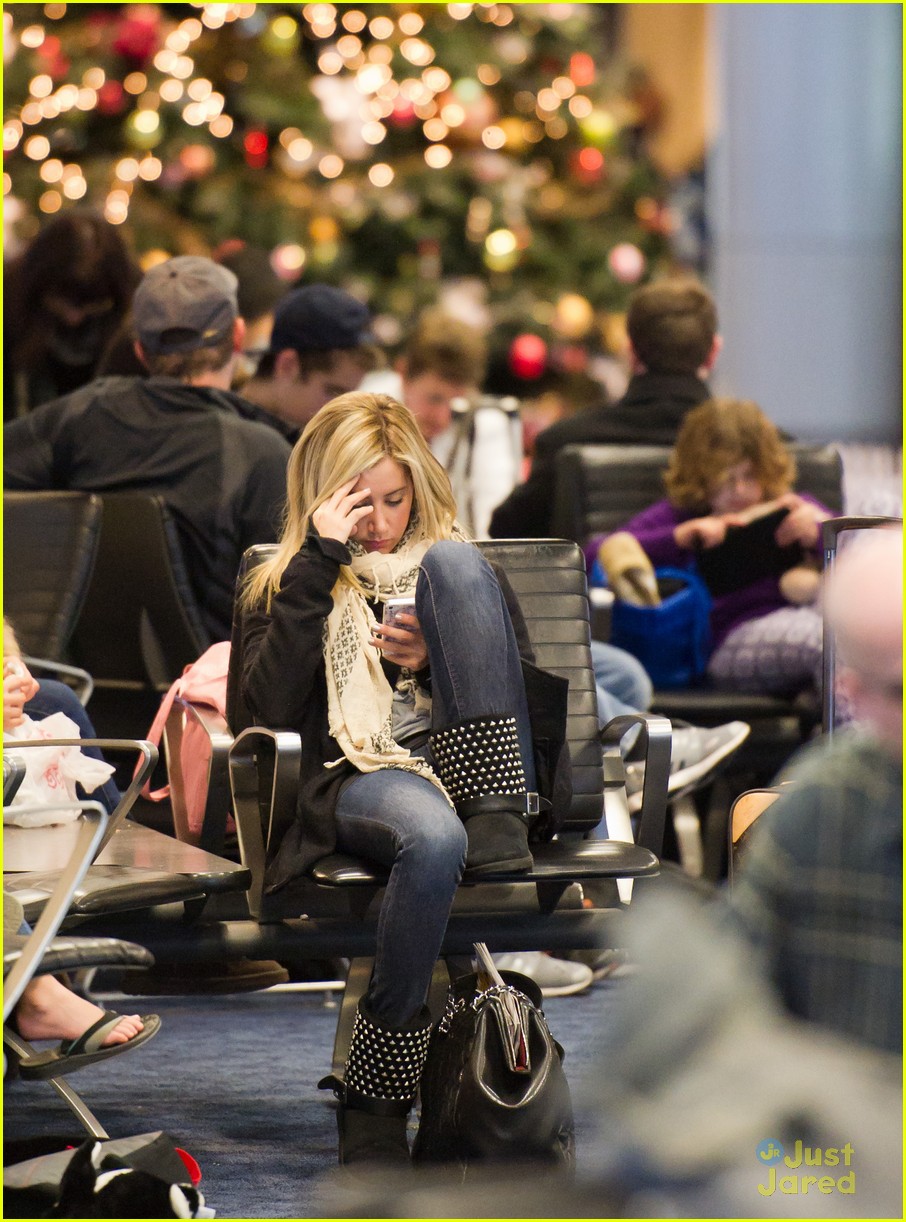 Ashley Tisdale: New Year's in New York! | Photo 453481 - Photo Gallery