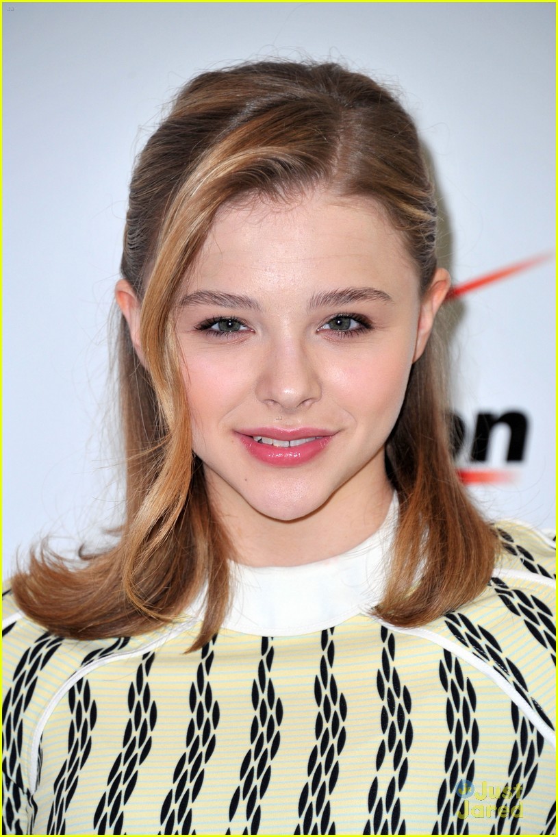 Full Sized Photo of chloe moretz afi awards 08 | Chloe Moretz & Asa ...