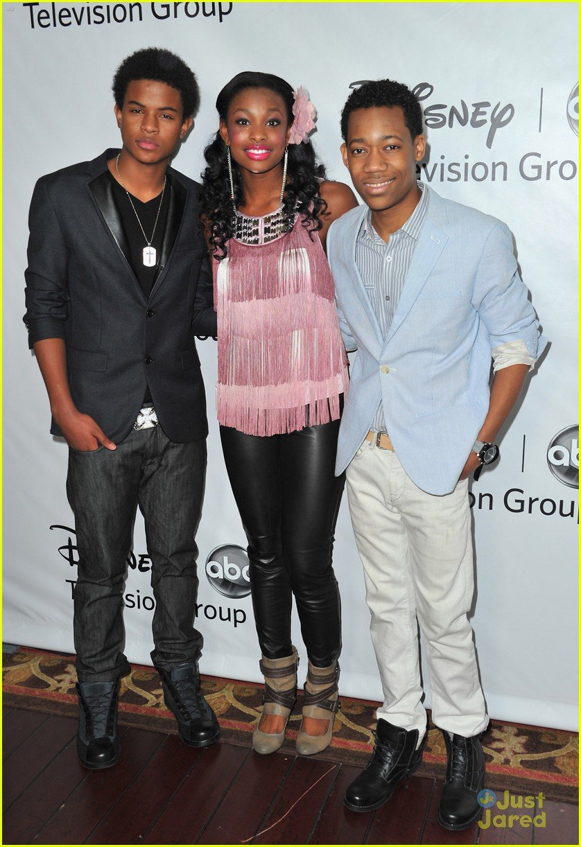 Coco Jones 'Lets It Shine' with Tyler James Williams | Photo 455103 ...