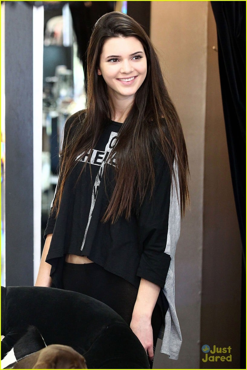 Kendall Jenner: Dog & Dash! | Photo 456315 - Photo Gallery | Just Jared Jr.