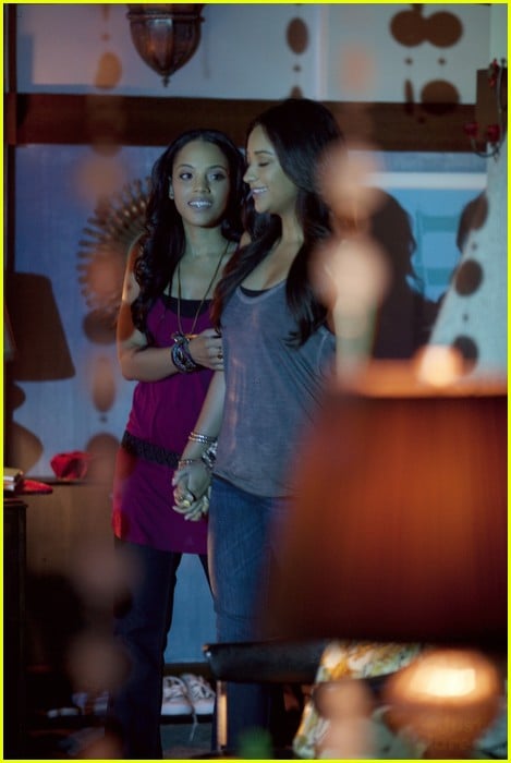 Shay Mitchell & Bianca Lawson Share 'A Kiss Before Lying' | Photo ...