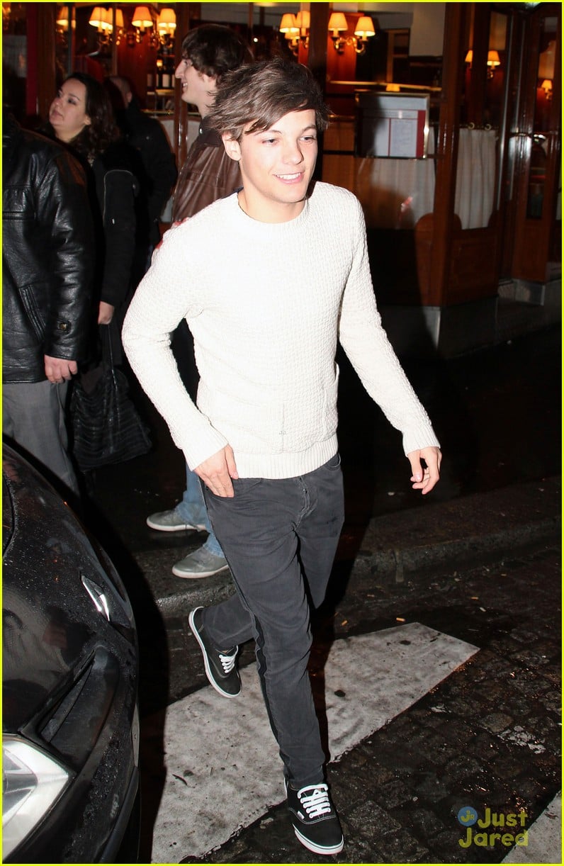 Full Sized Photo of one direction valentine paris 06 One Direction