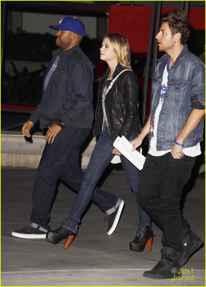 Ashley Benson: Lakers Game Gal | Photo 460554 - Photo Gallery | Just
