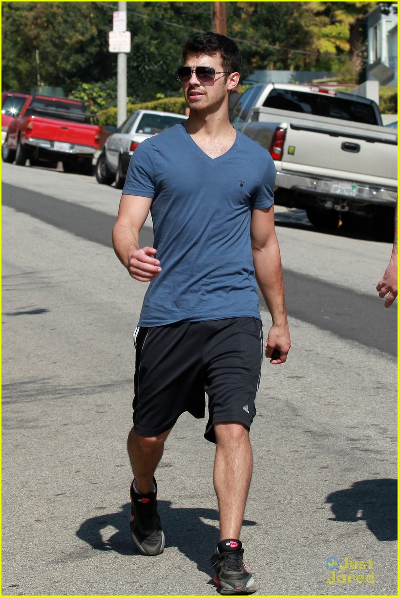 Joe Jonas Hikes in Hollywood | Photo 458024 - Photo Gallery | Just ...