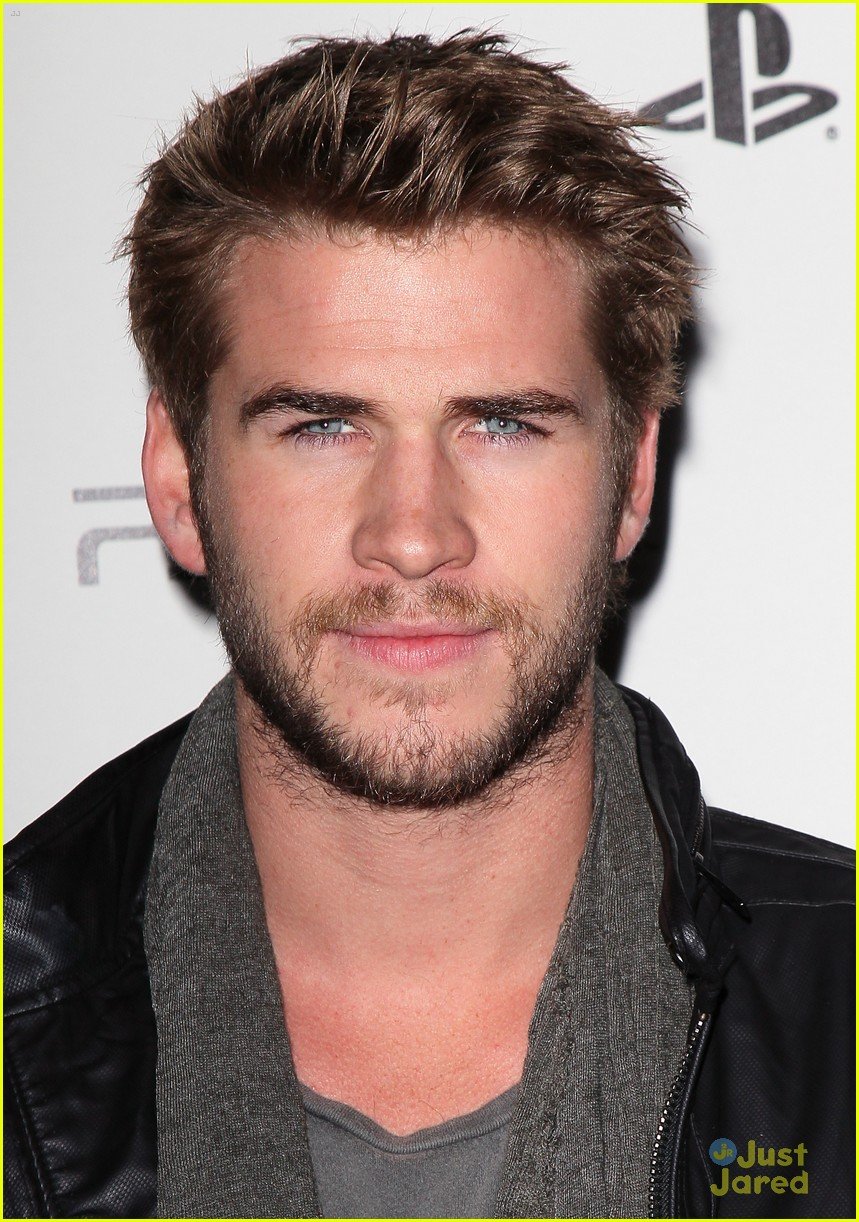 Liam Hemsworth Launches PS Vita | Photo 460143 - Photo Gallery | Just ...