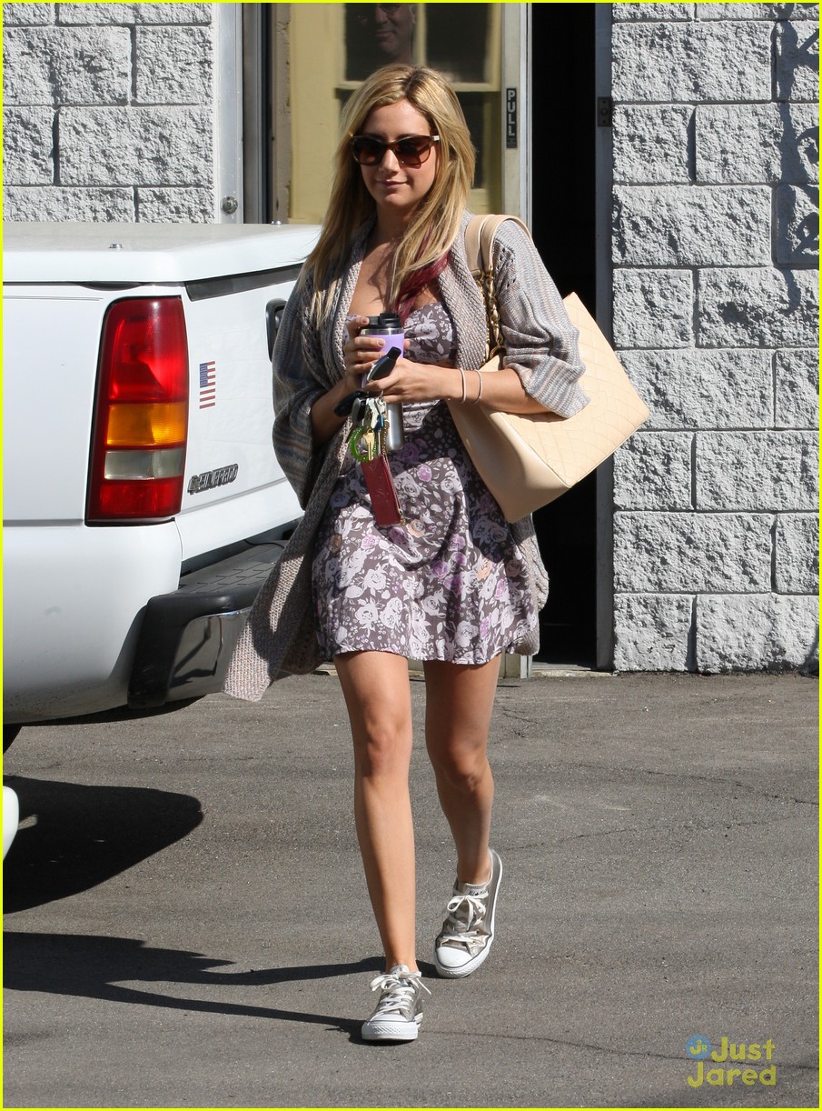 Ashley Tisdale: Sunny Studio Stop | Photo 461033 - Photo Gallery | Just ...