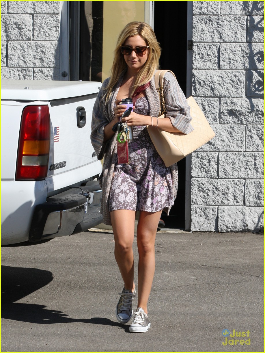 Ashley Tisdale: Sunny Studio Stop | Photo 461037 - Photo Gallery | Just ...