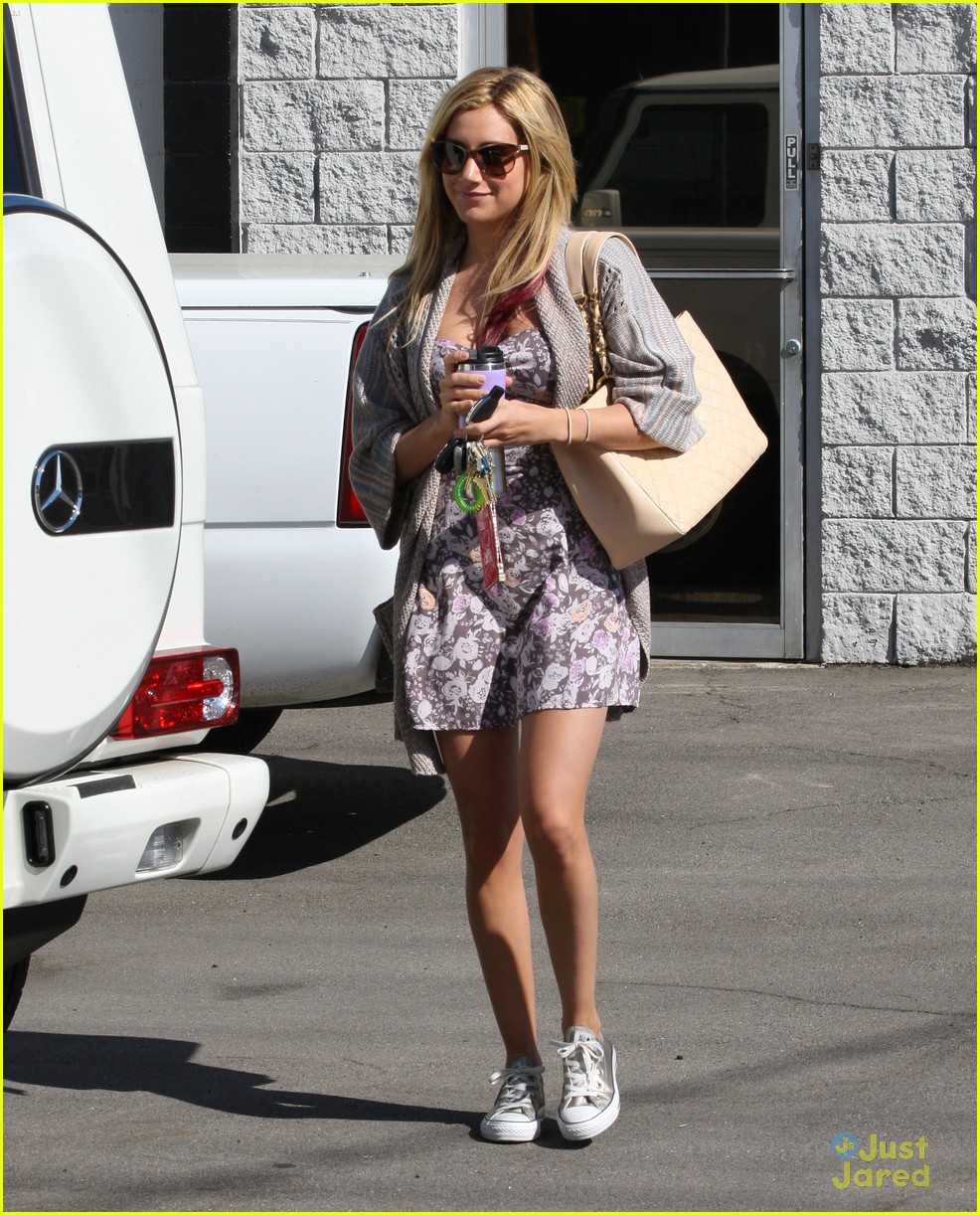 Ashley Tisdale: Sunny Studio Stop | Photo 461040 - Photo Gallery | Just ...