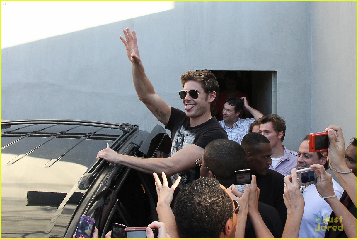 Betty White Bombs Zac Efron's 'Voice' Audition! | Photo 462174 - Photo