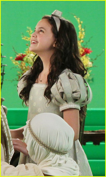 Bailee Madison as Snow White -- FIRST PIC!: Photo 464703 | Bailee Madison  Pictures | Just Jared Jr.