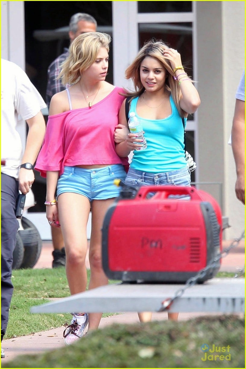 Vanessa Hudgens Ashley Benson Blonde Spring Breakers Photo Photo Gallery Just